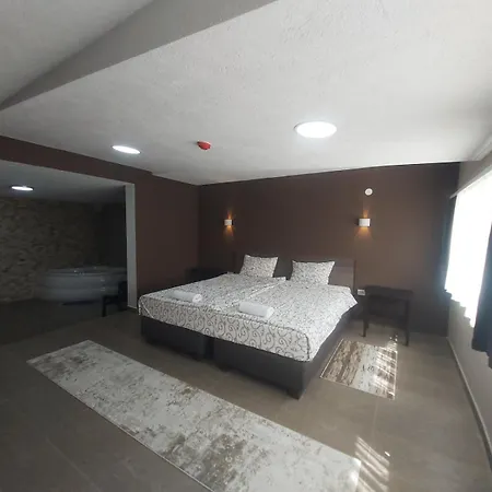 Kruna Hotell 3*